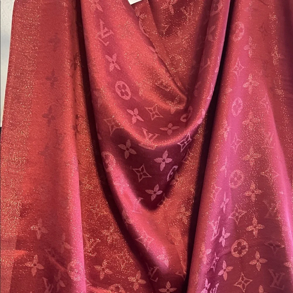 Louis Vuitton Burgundy Monogram Shawl - Picture 8 of 9